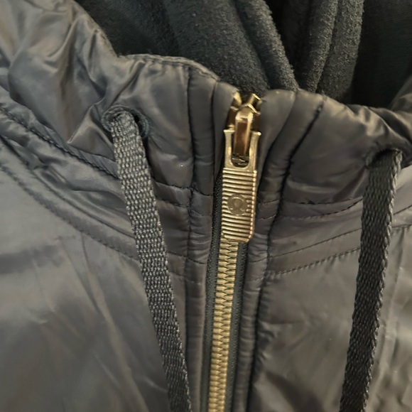 Lululemon dark blue-green Hooded Jacket with removable vest - Picture 8 of 9